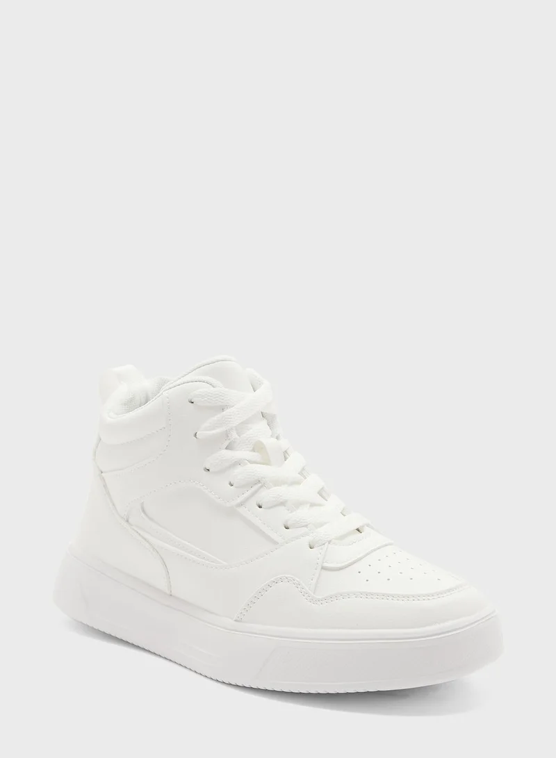 جينجر Hightop Sneakers