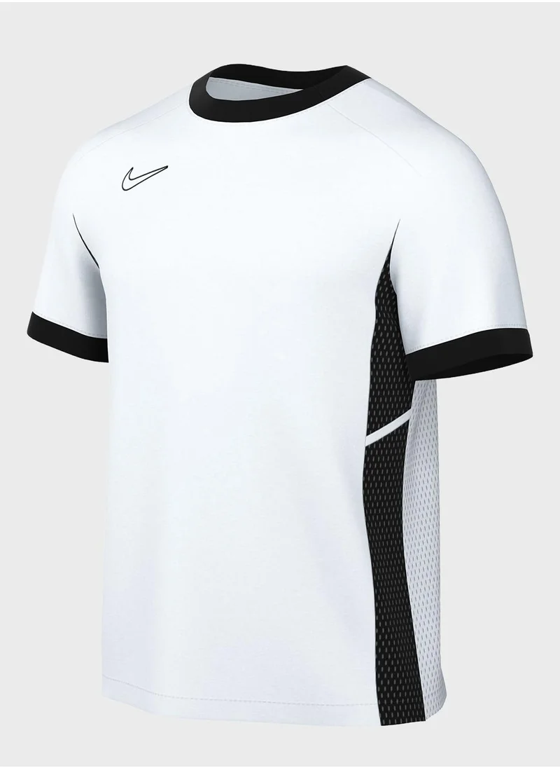 Nike nike tshirt & shorts combo