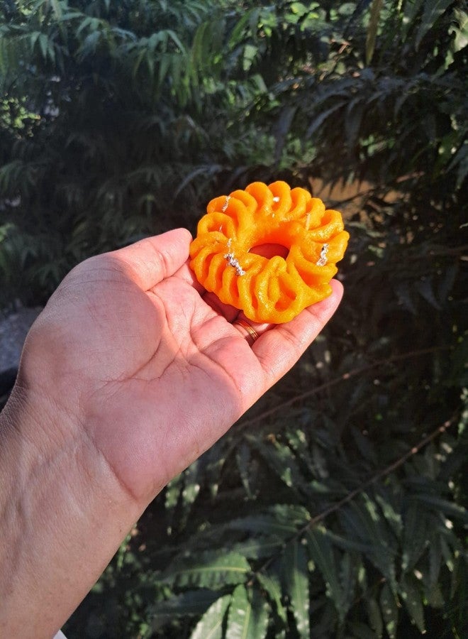 أستريد شموع أستريد للحلويات موداك، شمعة لادو - شمع الصويا الفاخر المعطر، غانيش تشاتورثي، ديوالي، نافراتري، هدايا مباركة، عبوة هدايا، عبوة من 5 قطع، زينة ديوالي (حلويات متنوعة (عبوة من خمس قطع)) - Image 3