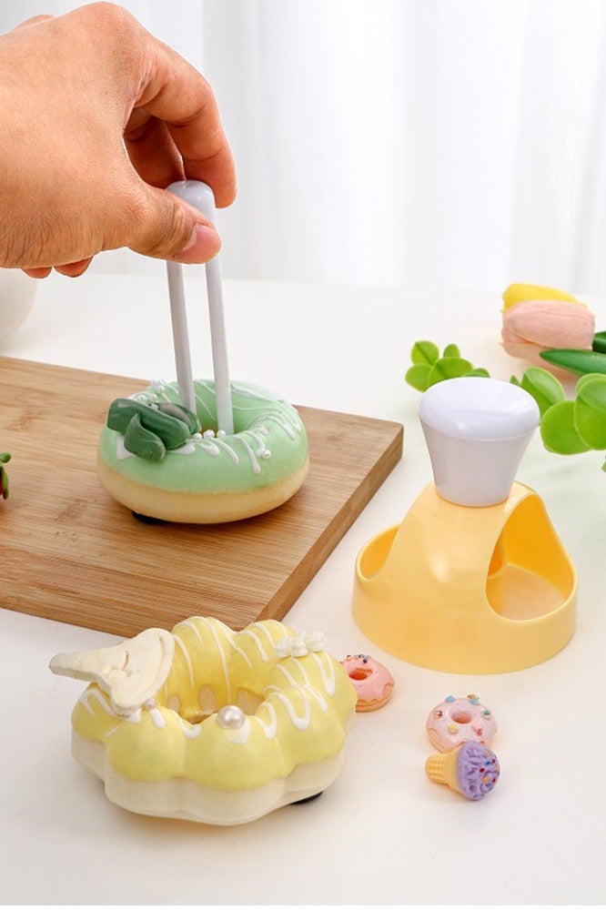 قطع الدونات البلاستيكية القالب مع الغمر المخصصات الأطفال مطبخ آمن DIY الدونات صنع أداة الخبز غير اللاصقة القالب الكعكة البلاستيكية المعجنات البسكويت اليد الضغط على أدوات القطع - Image 2