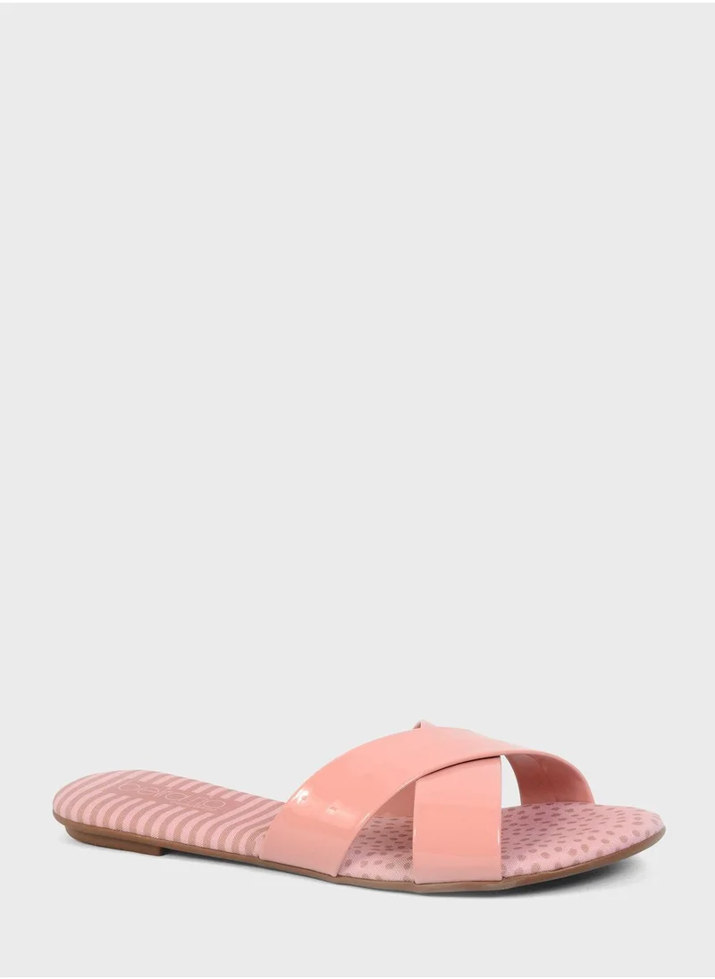 بيرا ريو Cross Strap Flat Sandals