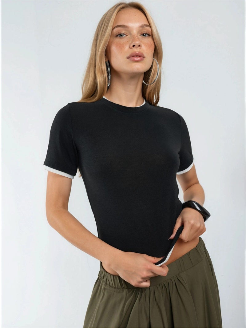 Qustyle QU STYLE Color Blocked Crew Neck T-Shirt - Image 1