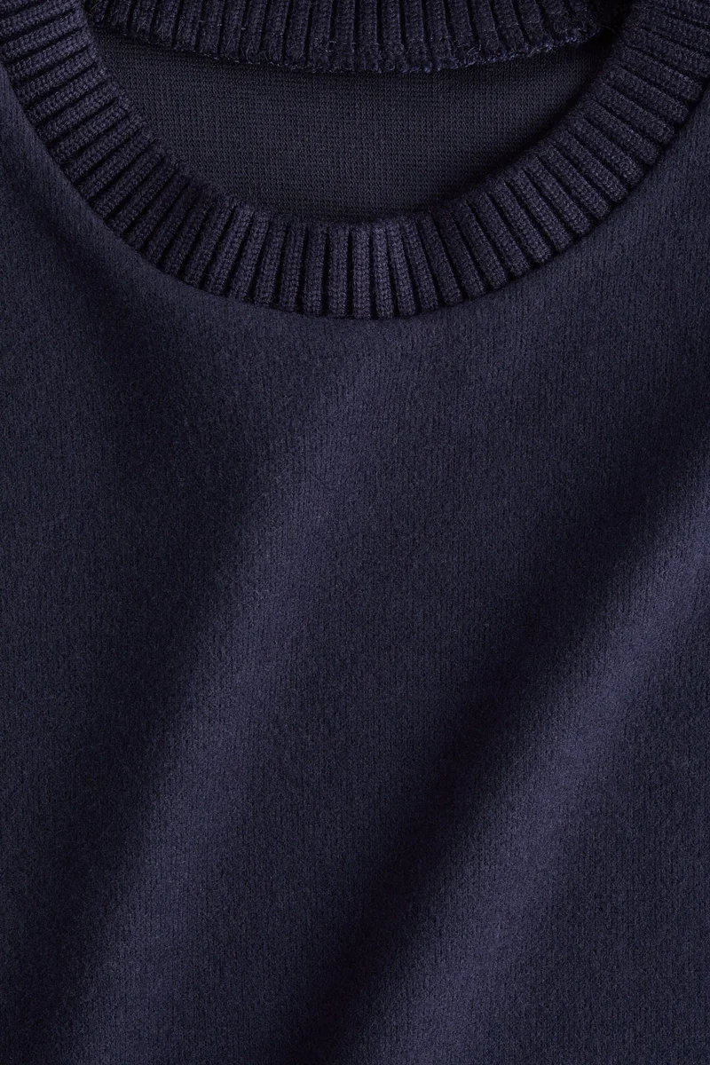 اتش اند ام سويت شيرت بقصّة فضفاضة