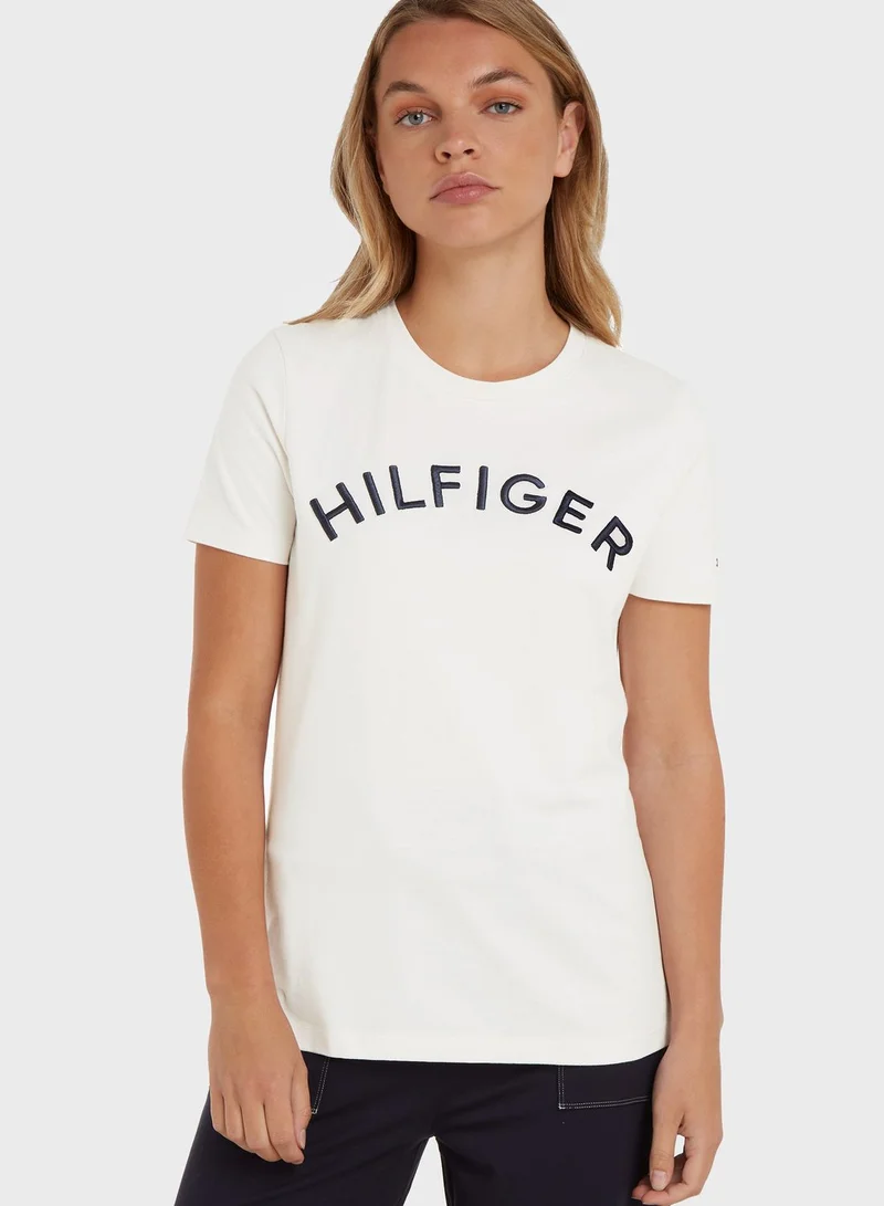 TOMMY HILFIGER Crew Neck Logo T-Shirt