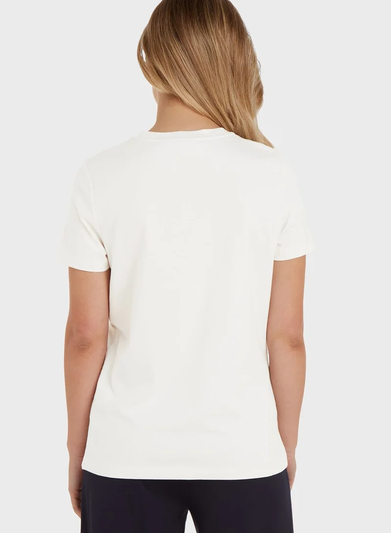 TOMMY HILFIGER Crew Neck Logo T-Shirt