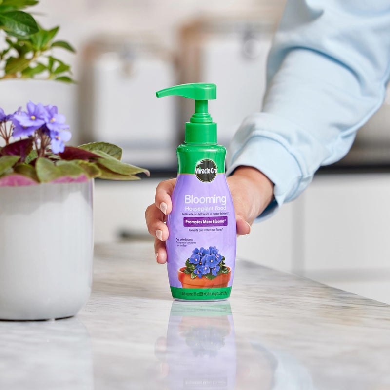 Miracle-Gro Blooming Houseplant Food, 8 oz., Plant Food Feeds All Flowering Houseplants Instantly, Including African Violets - Image 3
