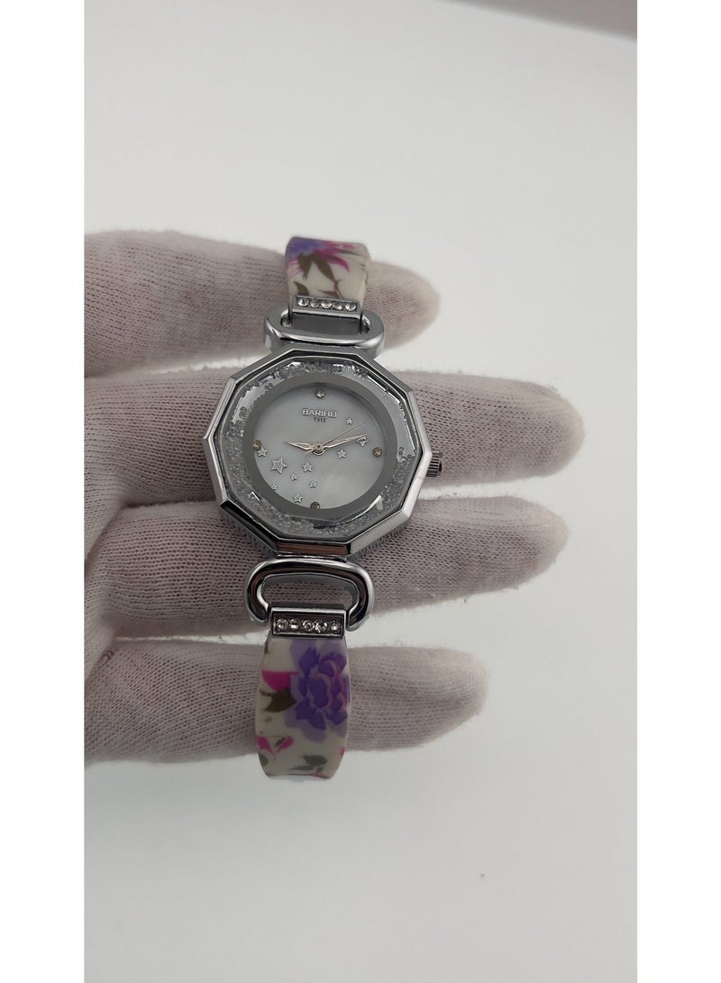 Chic Women’s Bracelet Watch – Elegant Design with a Unique Touch - Image 4