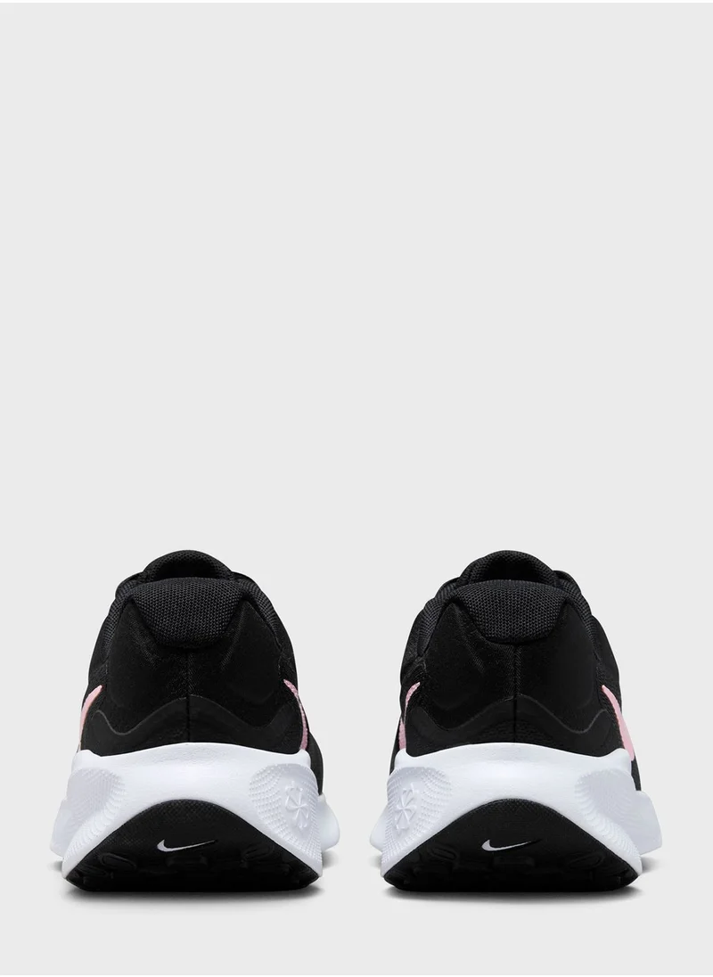 Nike Revolution 7