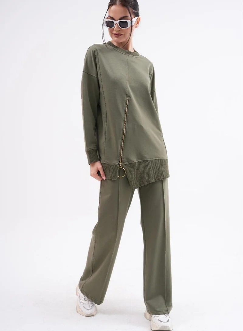 Casual Tracksuit with Side Zipper Detail