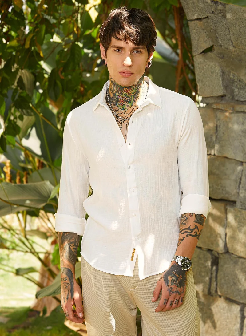 Campus Sutra Men's Daisy White Breezy-Weave Shirt