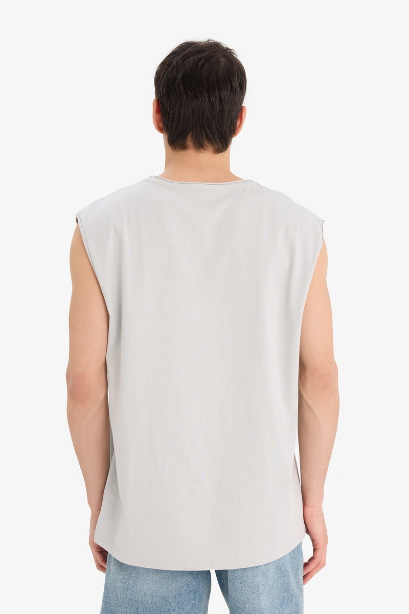 Man Boxy Fit Crew Neck Sleeveless Tank Top