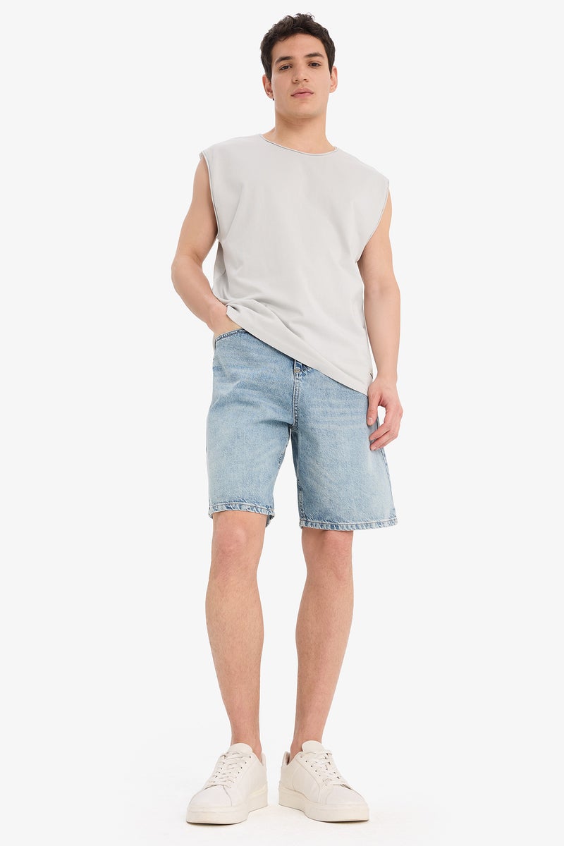 Man Boxy Fit Crew Neck Sleeveless Tank Top