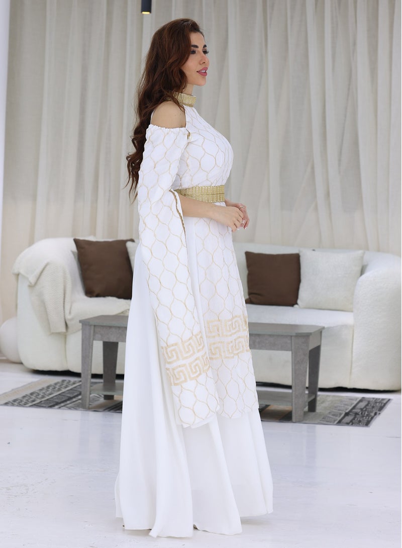 مودرن ديزاين جلابية رمضانية بتصميم حديث من خامة السواي باكمام طويل اكتاف مفتوحة باقة ذهبية عالية - Image 3