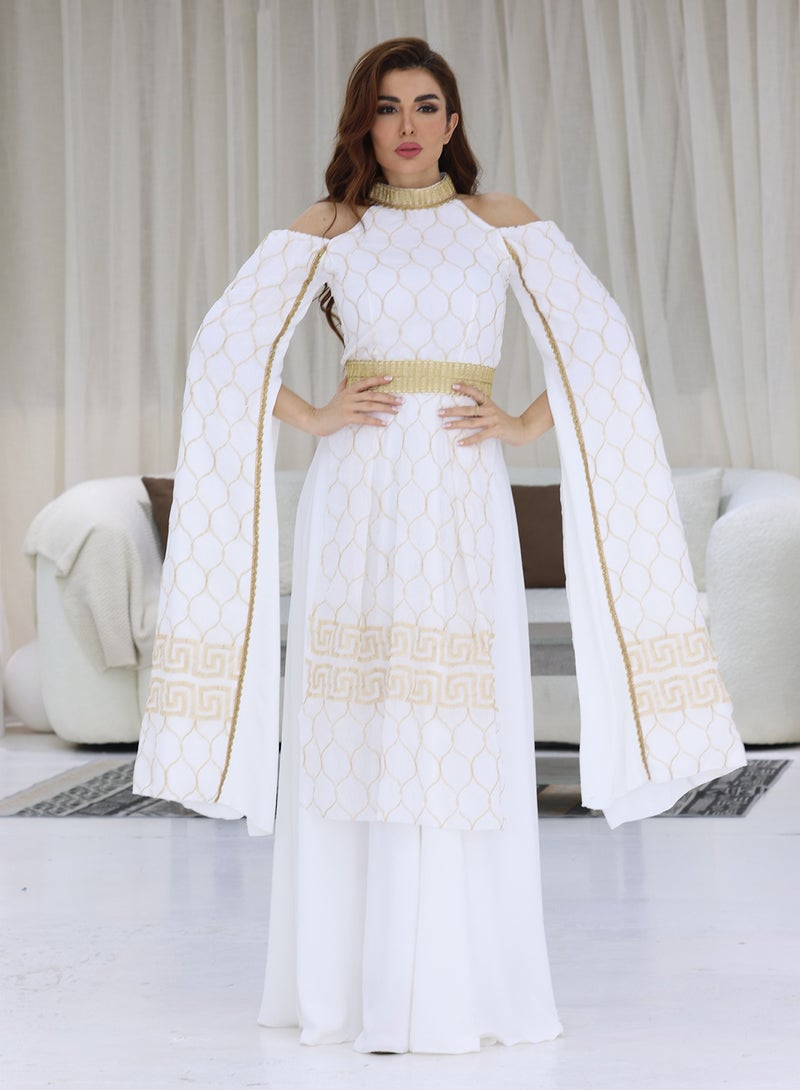 مودرن ديزاين جلابية رمضانية بتصميم حديث من خامة السواي باكمام طويل اكتاف مفتوحة باقة ذهبية عالية - Image 1