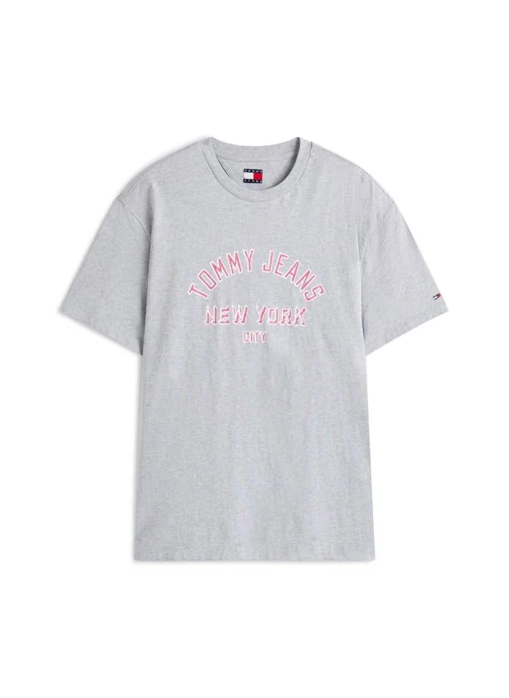 TOMMY JEANS  Relaxed Short Sleeve T-Shirt for Men | Best Price UAE