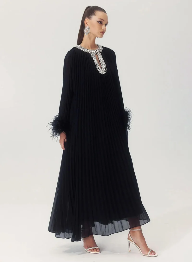 سنفير Yvonne Diamante Feathered Pleated Maxi Chiffon Dress