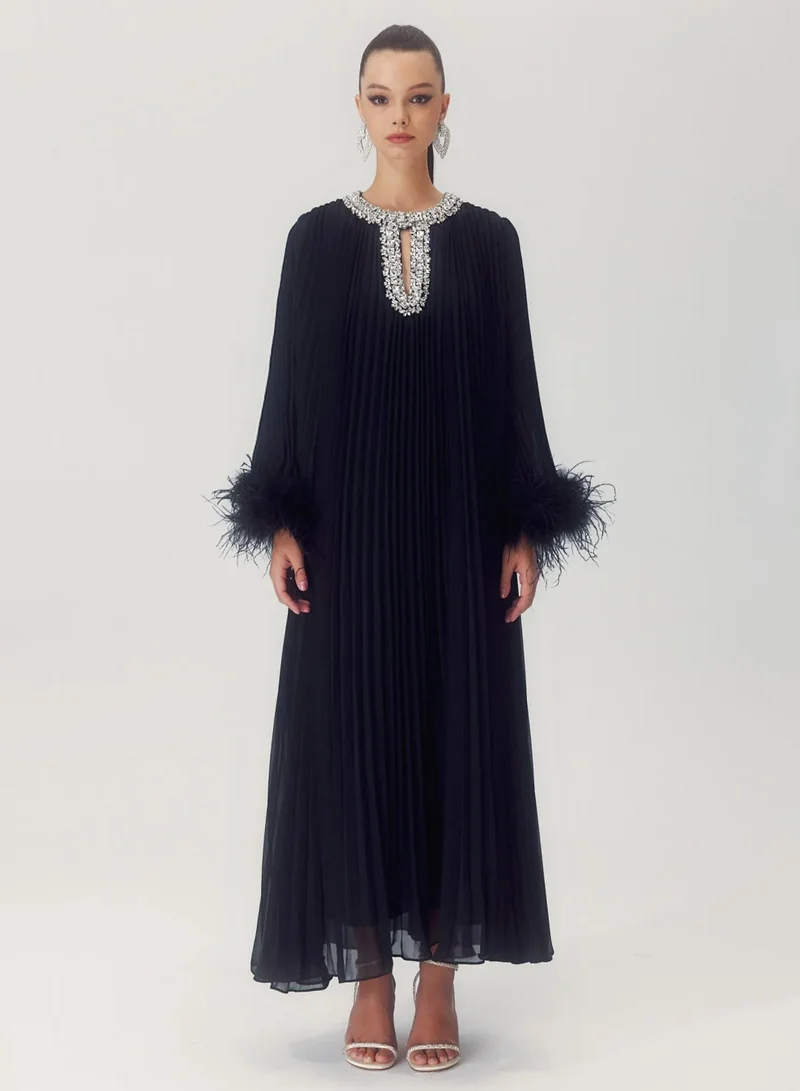 سنفير Yvonne Diamante Feathered Pleated Maxi Chiffon Dress