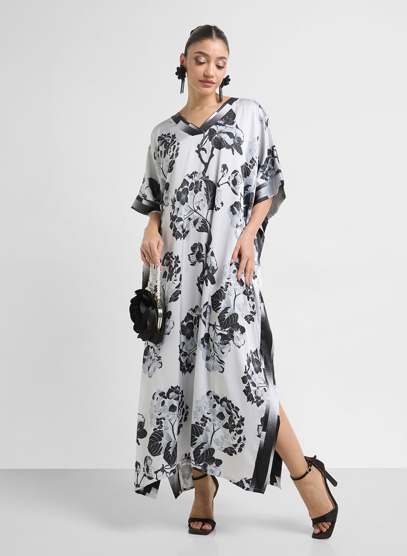Khizana Printed Night Kaftan  - Image 4
