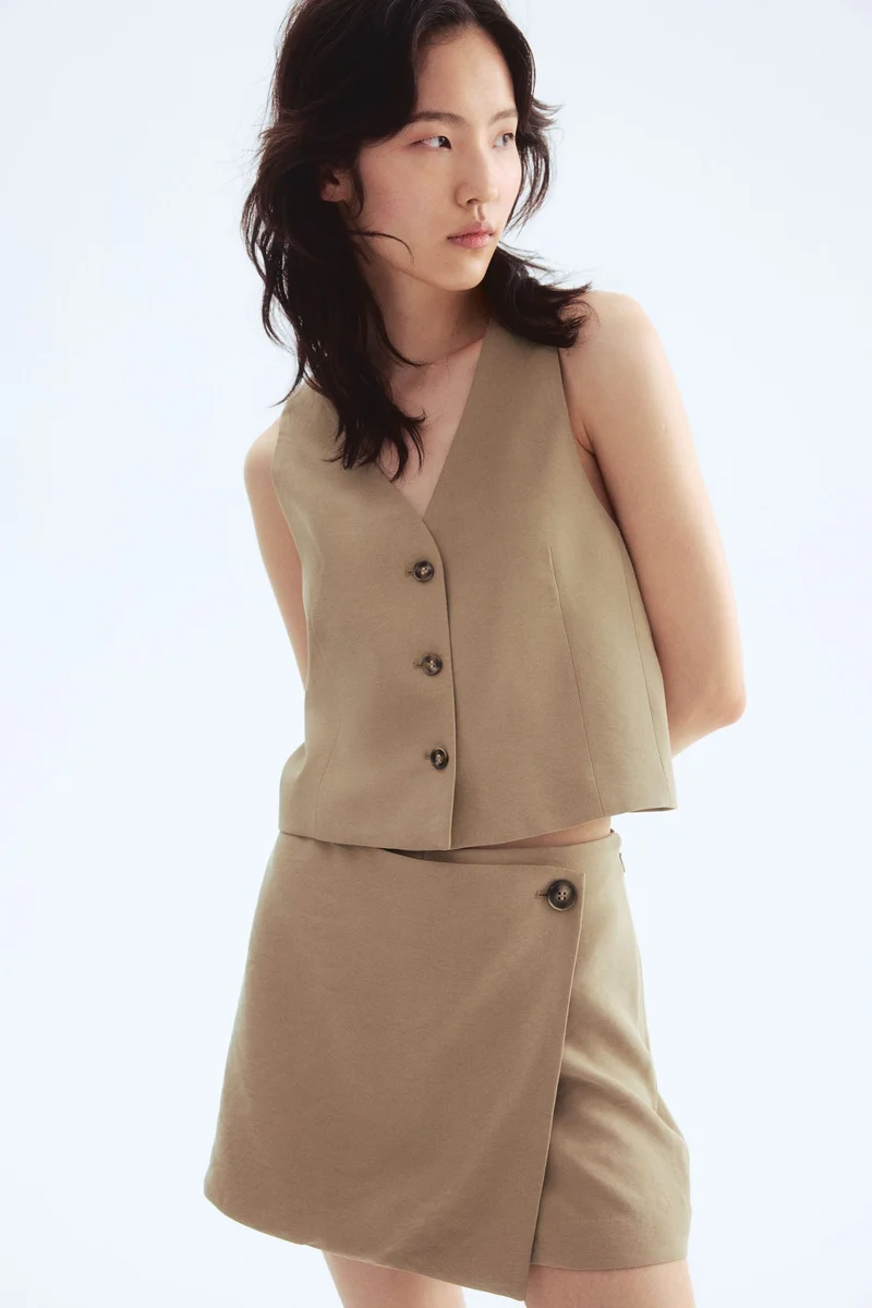 اتش اند ام تنورة بتصميم ملفوف