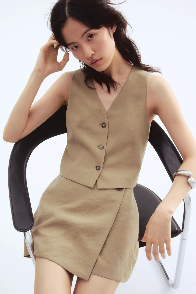 اتش اند ام تنورة بتصميم ملفوف