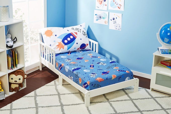 TODDLER FITTED SHEET AND PILLOWCASE SET OUTER SPACE ADVENTURES SOFT BREATHABLE MICROFIBER TODDLER SHEET SET