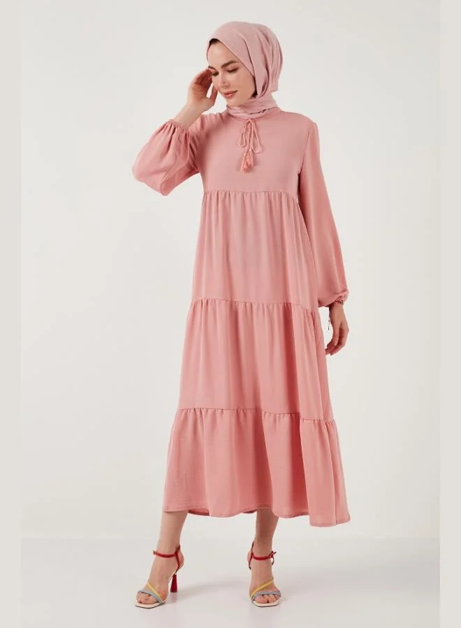 ليلا فستان طويل بياقة عالية بقصة عادية من ليلى للنساء