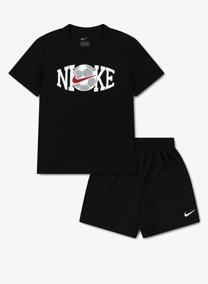 نايكي طقم شورتات برسومات كرة القدم للأطفال