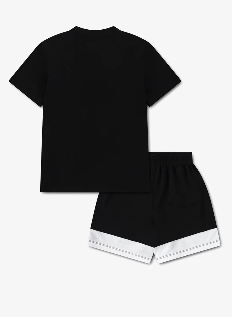 نايكي طقم شورتات برسومات كرة القدم للأطفال