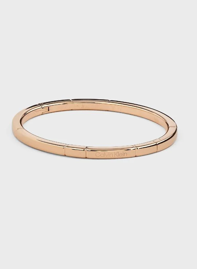 كالفن كلاين سوار معدني فضي