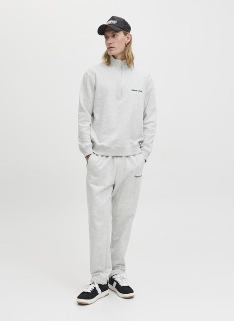 سويت شيرت بسحاب نصفي بشعار