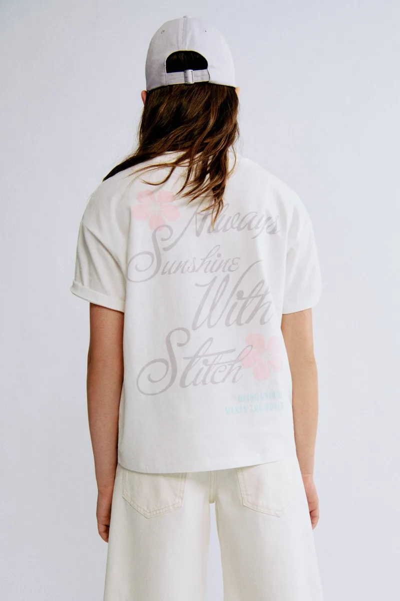 اتش اند ام تي-شيرت قطني مزين بطبعات