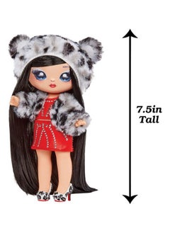 Na! Na! Na! Surprise Na! Na! Na! Surprise Cozy Series Leona White 7.5" Fashion Doll Snow Leopard-Inspired with Black Hair, 3-Piece Outfit and Fuzzy Clip-on Purse, Poseable, Great Toy Gift for Kids Ages 5 6 7 8+ Years  - Image 3