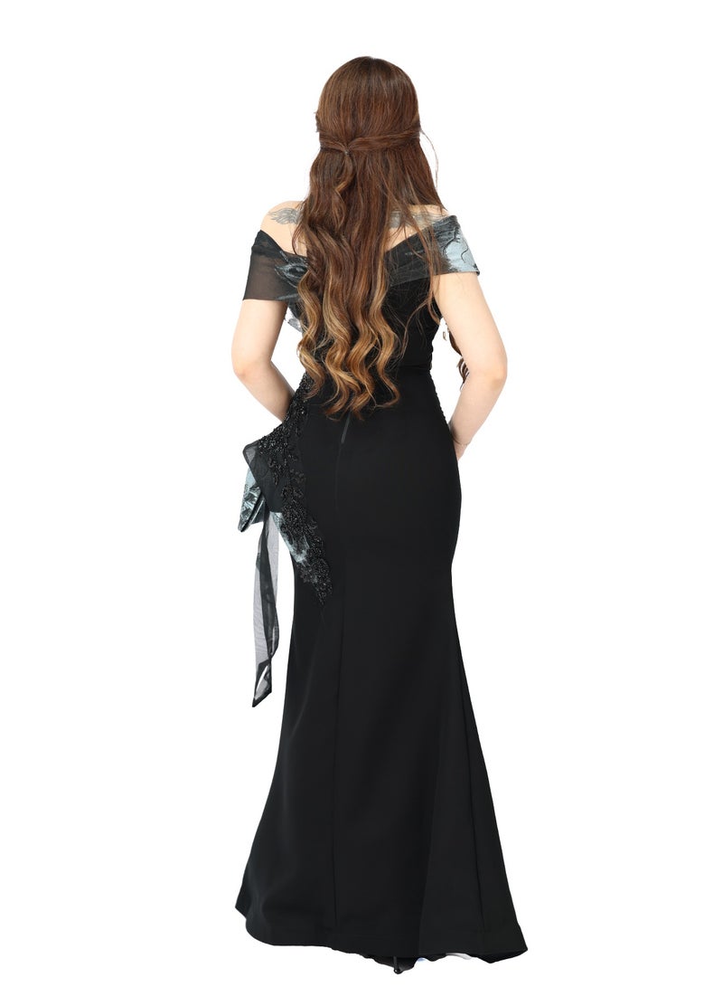 MODERN DESIGNER A breathtaking long royal dress with a luxurious and elegant look that suits all your choices The perfect choice for an unforgettable look that will make you the star of every occasion  - Image 2