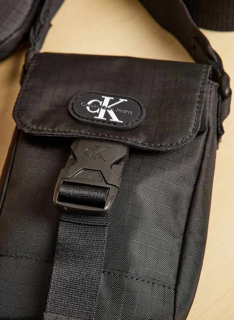 CALVIN KLEIN Metaforms Phone Cb W/ Dangle