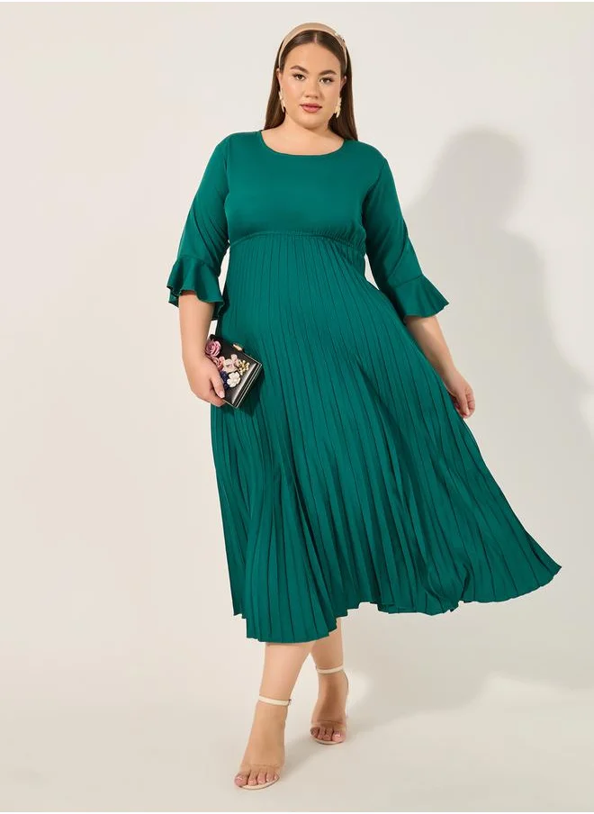 Styli Plus Size Solid Accordion Pleated A-Line Maxi Dress