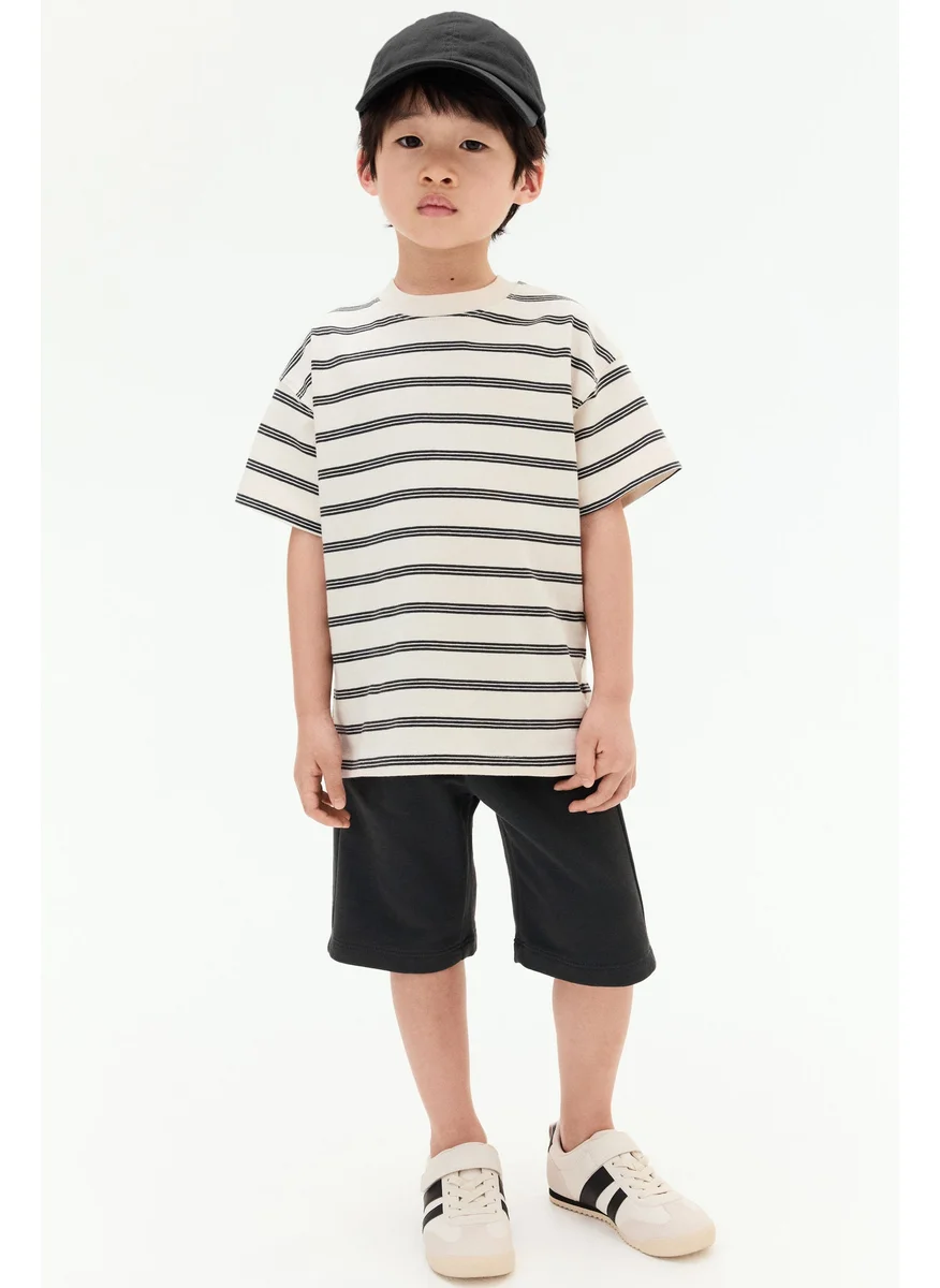 اتش اند ام 2-Piece T-Shirt And Shorts Set