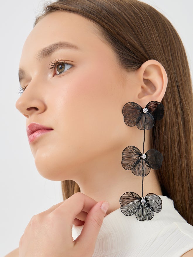 Styli Styli Tiered Flower Dangle Earrings  - Image 2