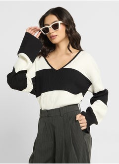 Stripped V-Neck Sweater - pzsku/Z787CC1864C3E424FF36DZ/45/_/1733721450/8df33026-1a81-4bd6-b8f8-827a30bf5024