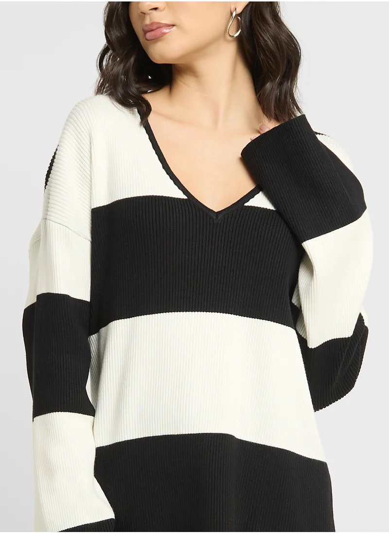 4th & Reckless Stripped V-Neck Sweater
