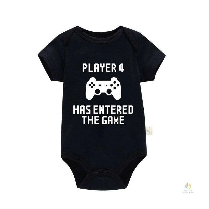 Matching Family Outfits Player 4 Has Entered the Game Baby Romper – Funny Gamer Infant Bodysuit with Game Controller Print, Soft Cotton Short Sleeve Newborn Outfit, Unisex Baby Boy Girl Jumpsuit, Cute Gaming Gift (BLACK)