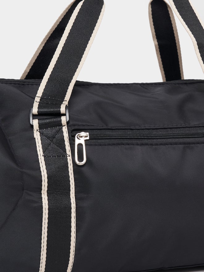Styli Styli Contrast Detail Sports Bag with Double Handle - Image 3