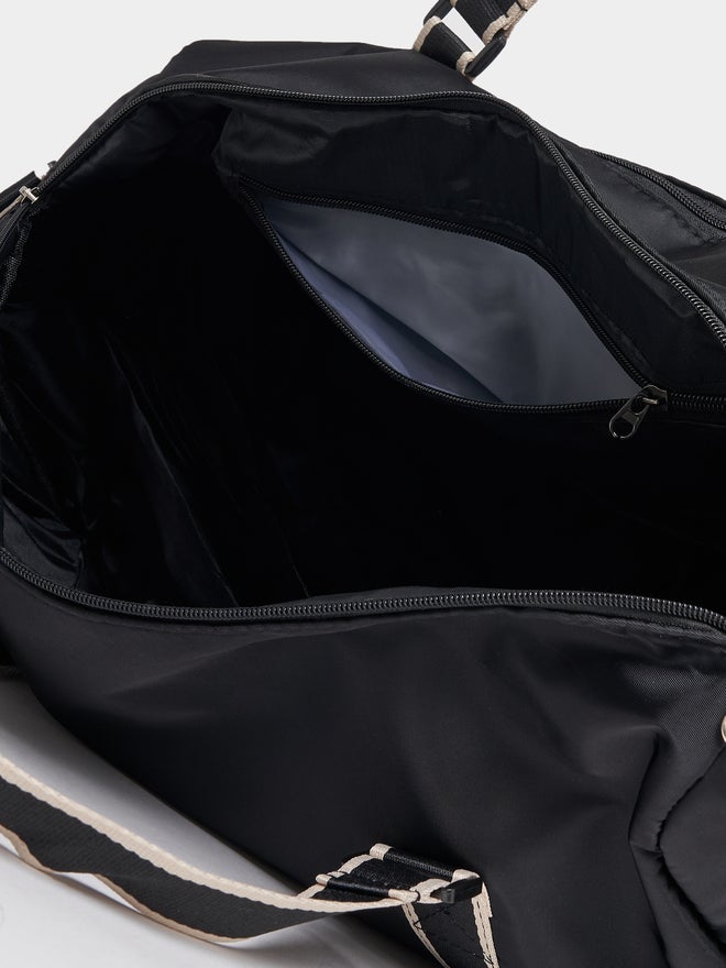 Styli Styli Contrast Detail Sports Bag with Double Handle - Image 4