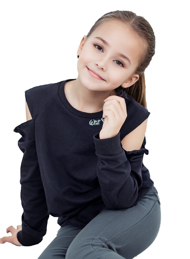 ويني بي سترة فتيات بتصميم الكولد شولدر، باللون الأسود، بأكمام طويلة، مع تفاصيل رuffles، وتصميم روز "دييدريم بيليفر" 8-16 سنة - Image 3