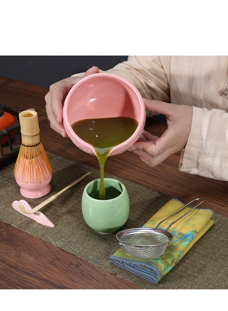 شو وو مجموعة خفاقة شاي ماتشا وردية اللون، مكونة من 7 قطع، طقم ماتشا مع وعاء ماتشا (مع فوهة صب)، خفاقة ماتشا، حامل خفاقة، مصفاة - مجموعة ماتشا أنيقة للهدايا والاستخدام الشخصي، عبوة صندوق هدايا - Image 2