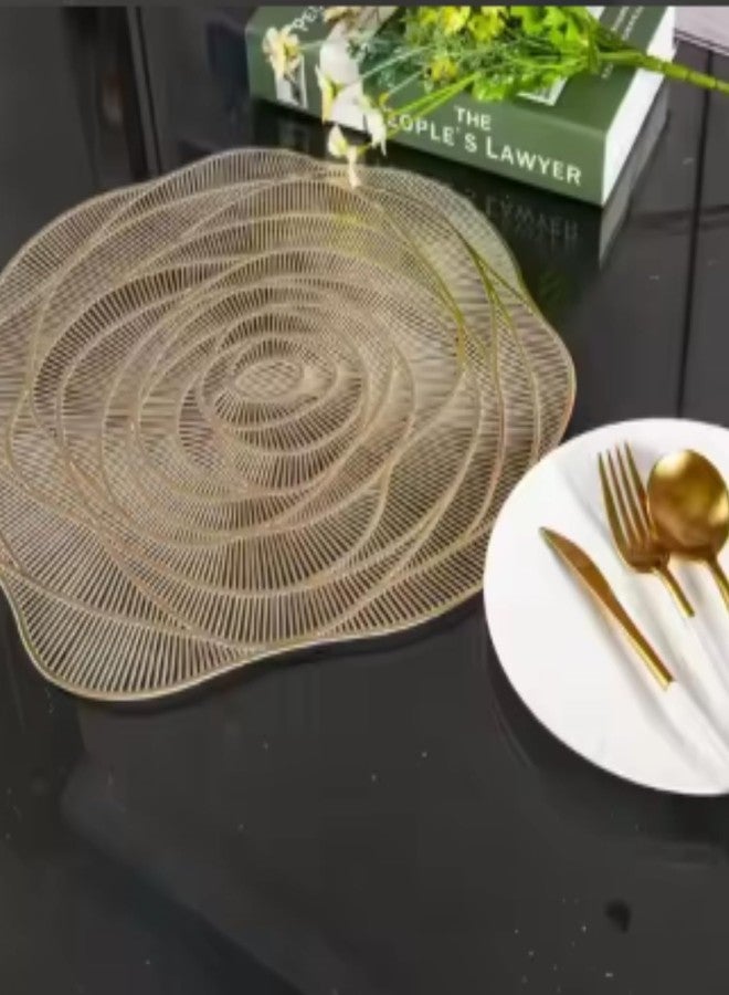 مفرش طاولة دائري من البوليستر PVC من هوم كلاود | مفرش طاولة طعام بتصميم زخرفي، مناسب لطاولات الطعام والزينة والطاولات الجانبية للسرير | متين وسهل التنظيف (لون ذهبي مجعد، طقم من 4 قطع) - Image 2