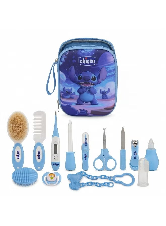حقيبة عناية الطفل الكاملة من Chicco – طقم أدوات عناية حديثي الولادة 13 قطعة بعلبة أنيقة ومريحة