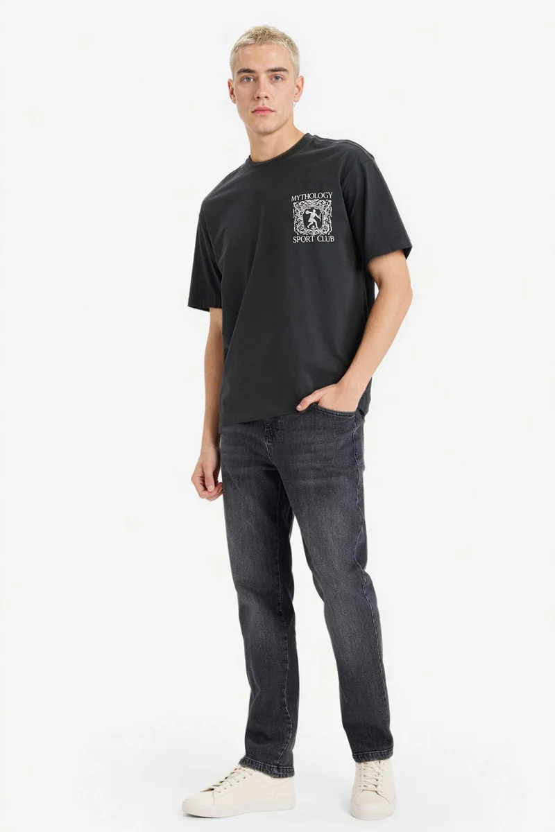 ديفاكتو Boxy Fit Crew Neck Short Sleeve T-Shirt