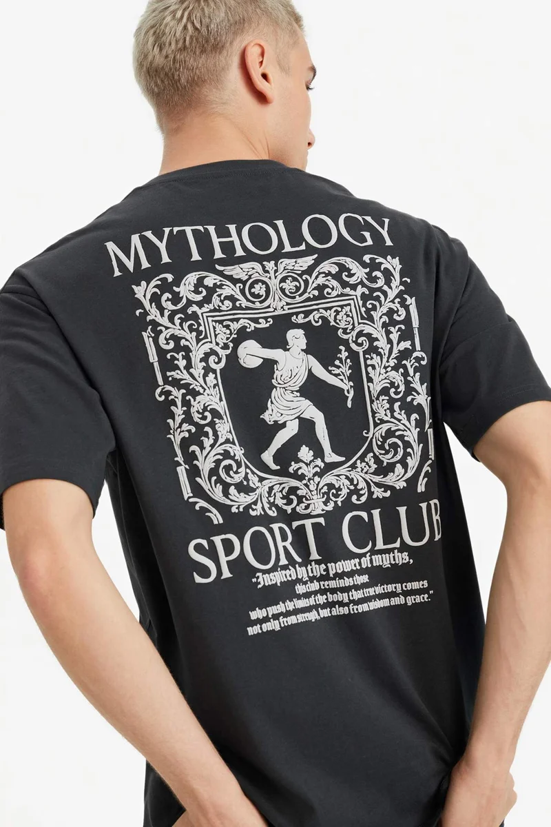 ديفاكتو Boxy Fit Crew Neck Short Sleeve T-Shirt