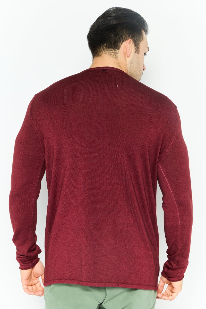IKKS سويت شيرت رجالي بأكمام طويلة منقوش، أحمر روبي - Image 4