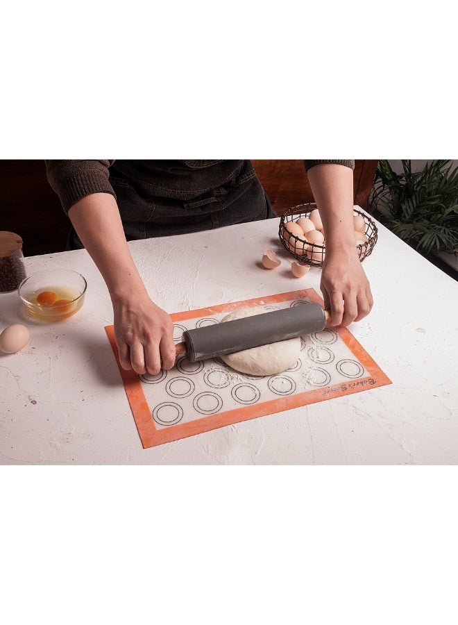 Baker's Secret سر الخباز 17 بوصة (43 سم) شوبك سيليكون مع مقبض خشب مطاطي | غير لاصق، سهل التنظيف، أداة خبز متينة للعجين، المعجنات، البسكويت والبيتزا - Image 2